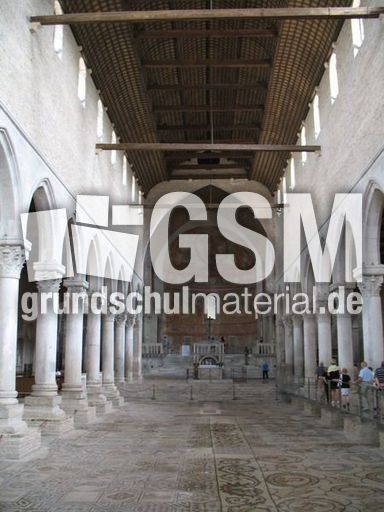Italien Venetien Aquileia Basilica S. Maria 011.JPG